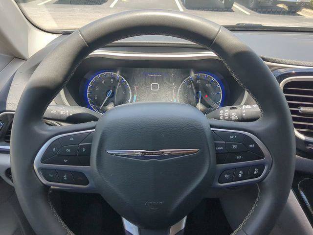 Certified 2023 Chrysler Pacifica Touring-L FWD image 33