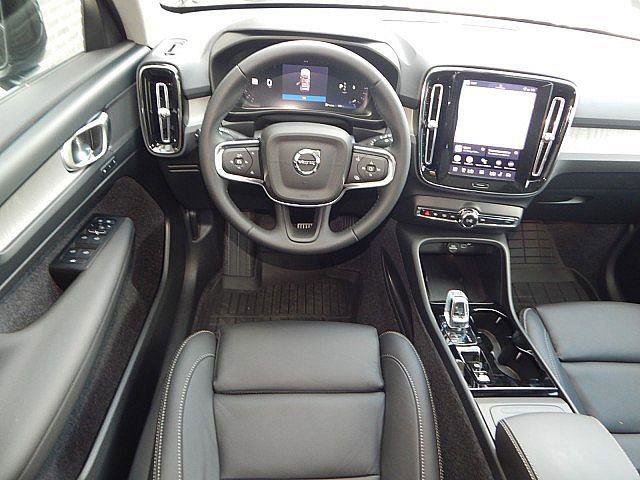 Used 2026 Volvo XC40 B5 Plus w/ Protection Package Premier AWD/4WD image 5