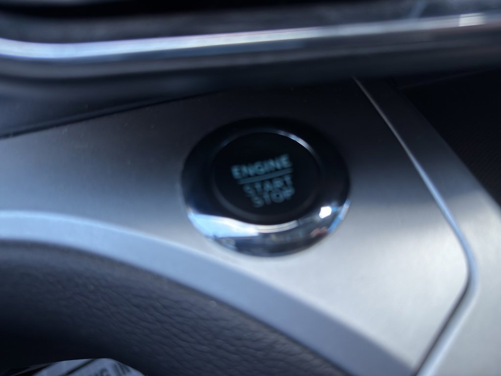 Used 2022 Ford Explorer XLT w/ Equipment Group 202A image 41