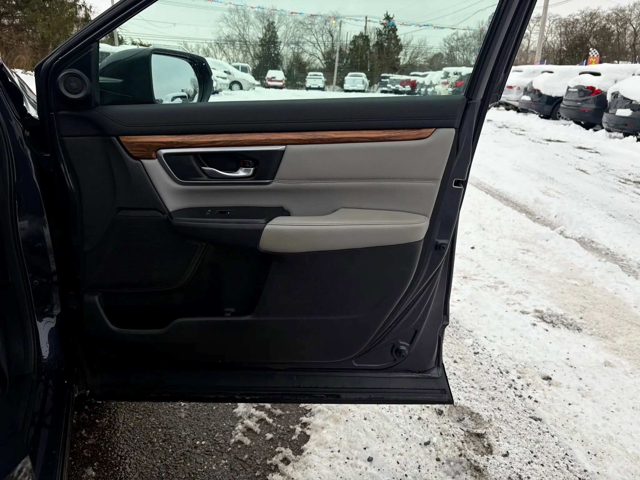 Used 2017 Honda CR-V EX-L image 13