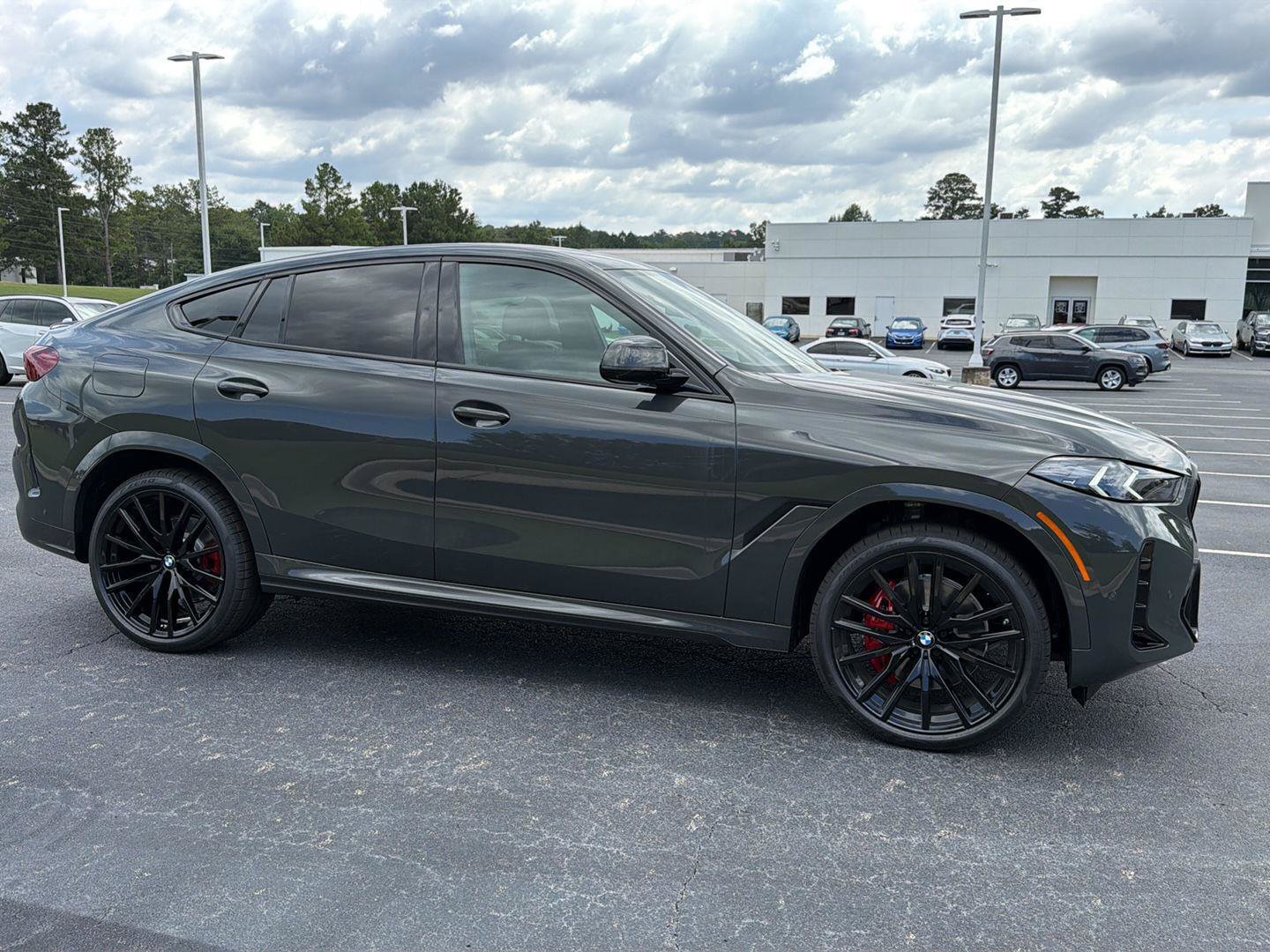 New 2027 BMW X6 xDrive40i w/ Executive Package AWD/4WD image 7