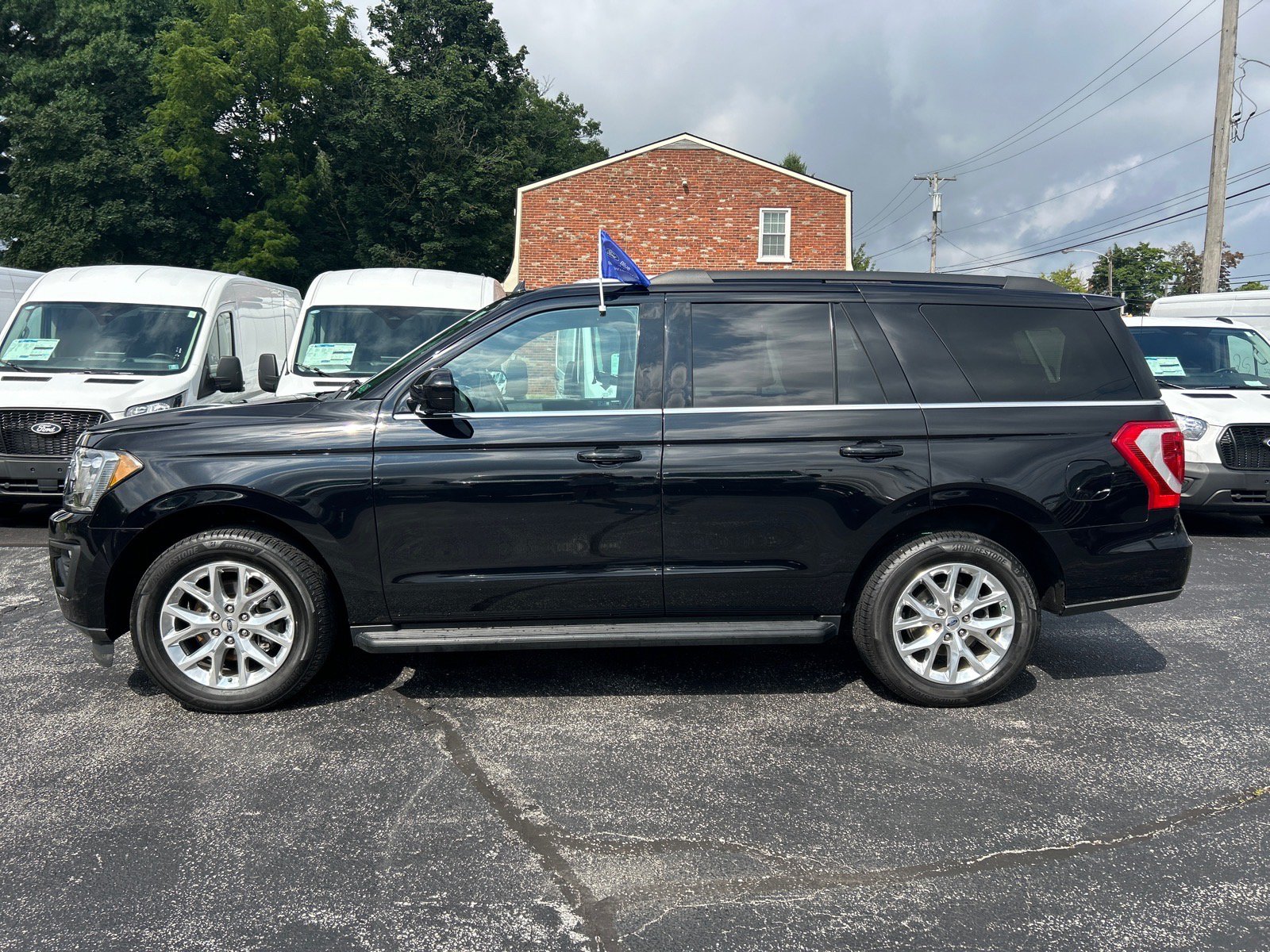 Certified 2021 Ford Expedition XLT AWD/4WD image 4