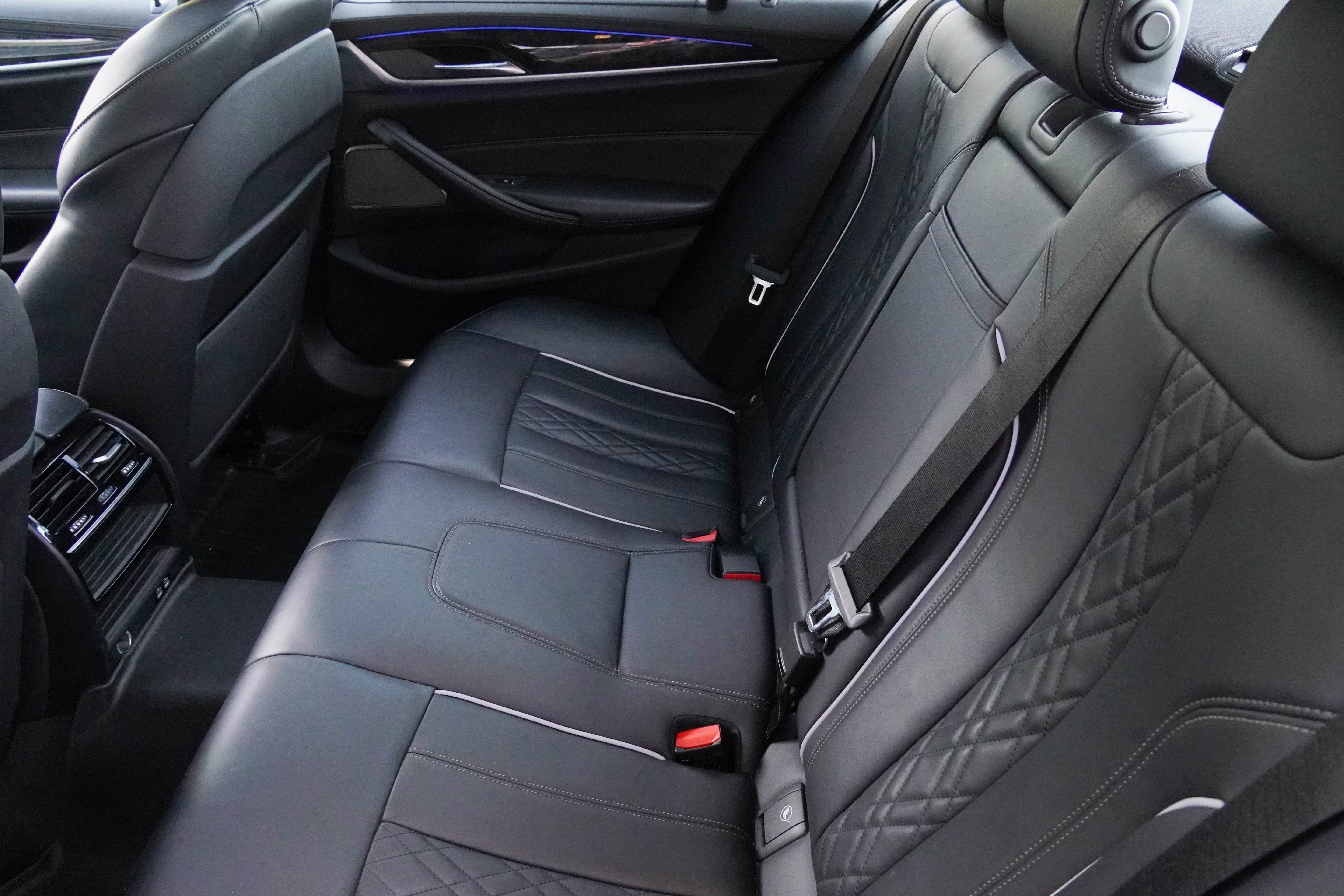Used 2020 BMW M550i xDrive AWD/4WD image 38