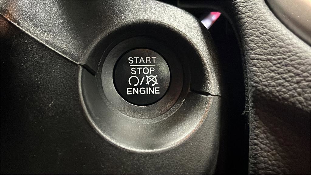 Used 2018 Jeep Compass Latitude w/ Popular Equipment Group AWD/4WD image 22