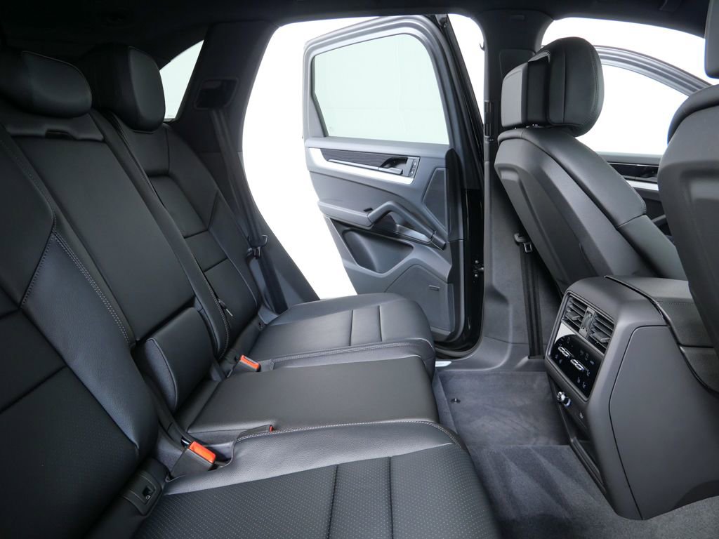 New 2026 Porsche Cayenne image 18