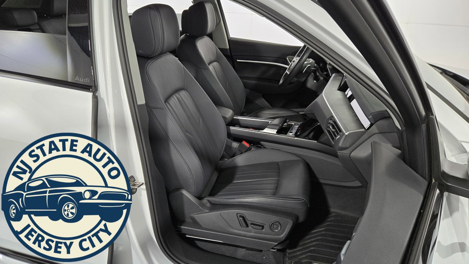 Used 2024 Audi Q8 e-tron Premium Plus image 38