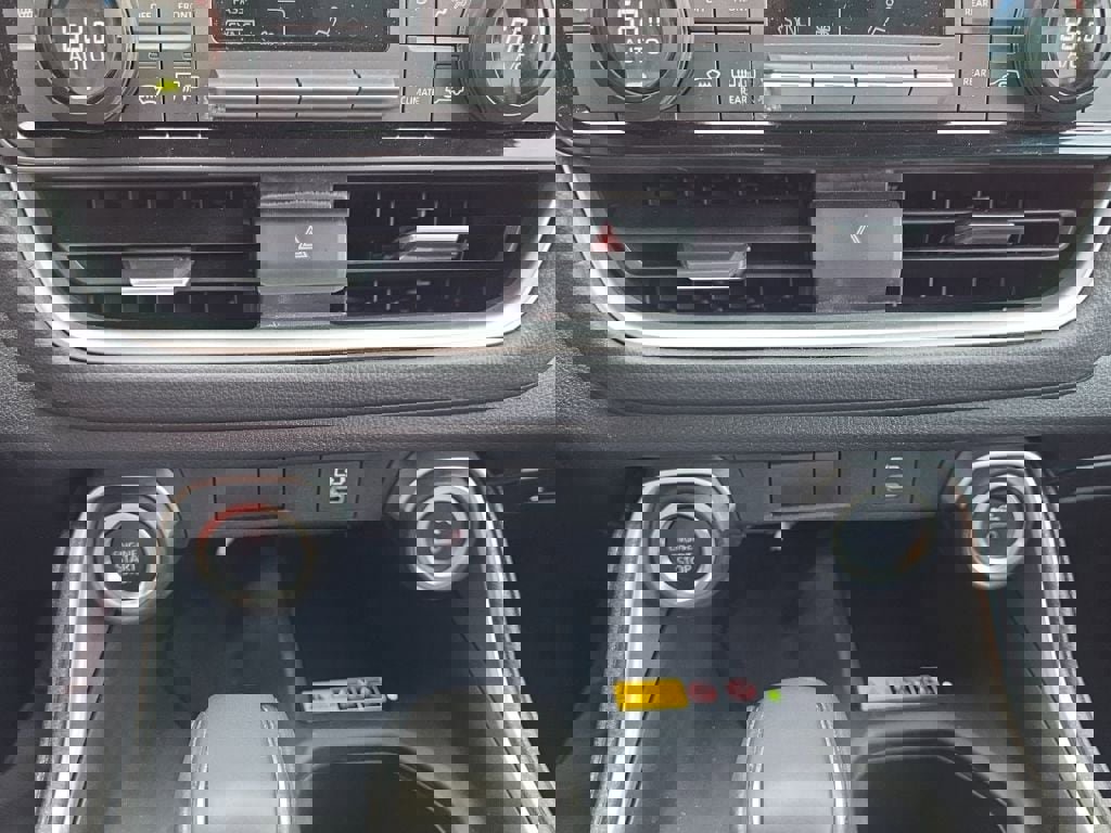 Used 2025 Toyota Grand Highlander AWD image 24