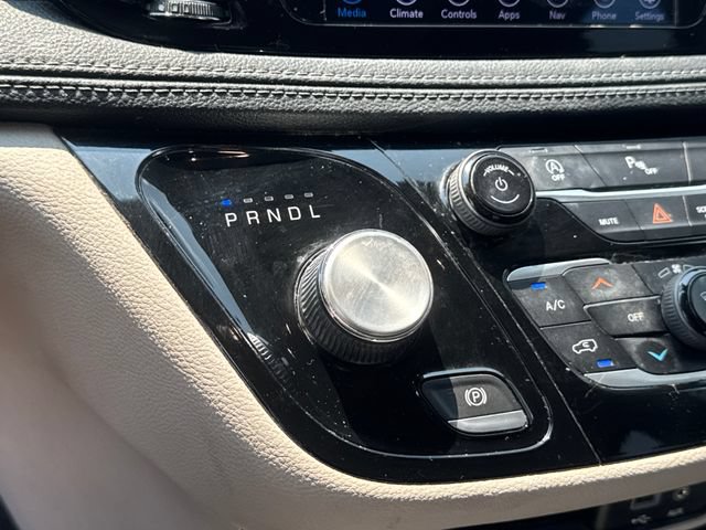 Used 2020 Chrysler Pacifica Limited FWD image 16