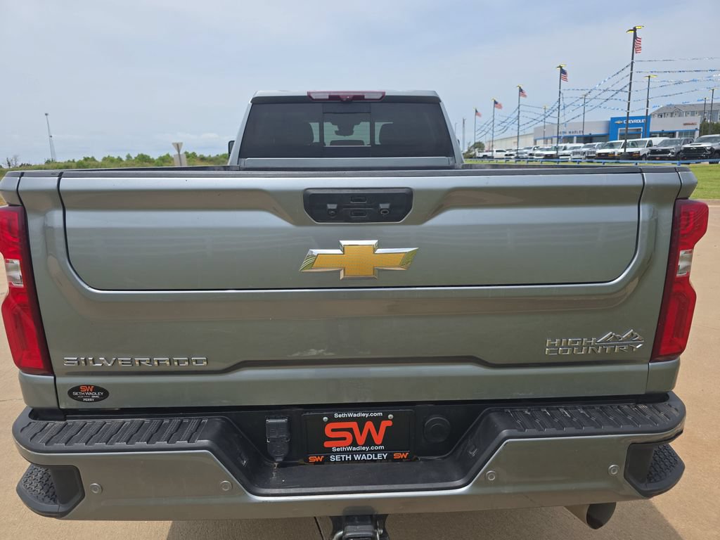 Used 2024 Chevrolet Silverado 3500 High Country w/ Technology Package AWD/4WD image 11