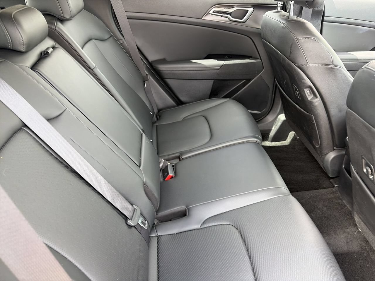 Certified 2025 Kia Sportage EX FWD image 12