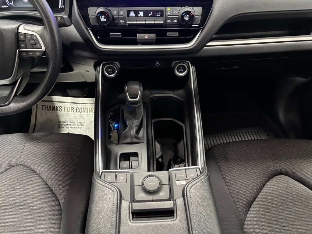 Used 2026 Toyota Grand Highlander AWD image 40