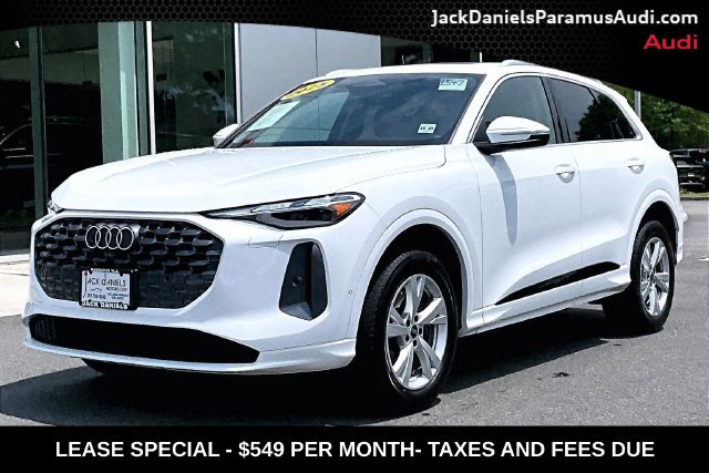 Used 2025 Audi Q5 Premium w/ Convenience Package