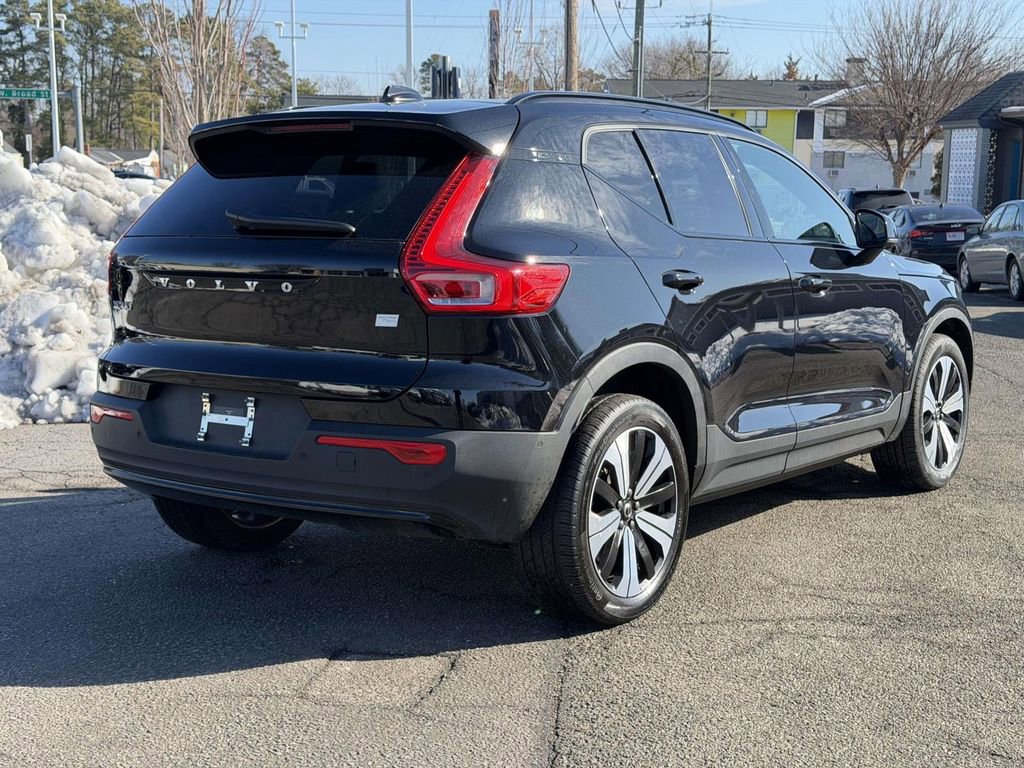 Used 2023 Volvo XC40 Recharge Plus image 19