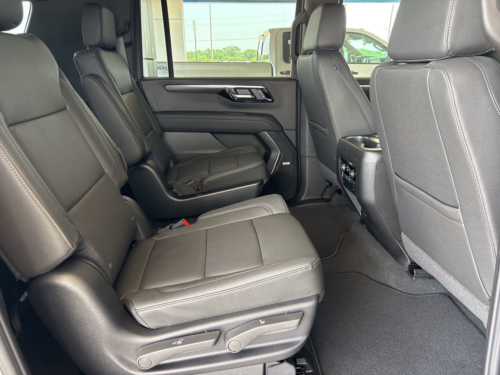 New 2026 Chevrolet Suburban LT RWD image 22