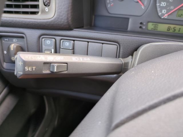 Used 1999 Volvo V70 FWD image 18