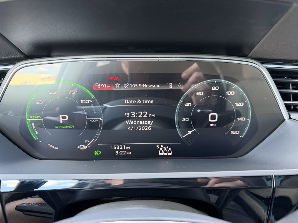 Used 2024 Audi Q8 e-tron Premium Plus w/ Premium Plus Package image 18