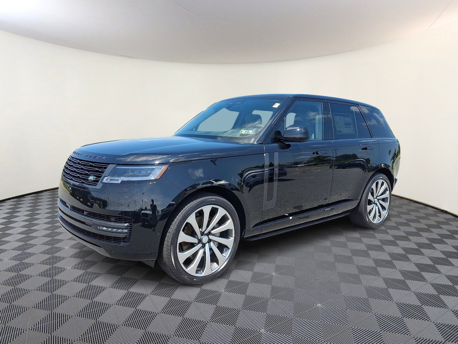 New 2025 Land Rover Range Rover SE