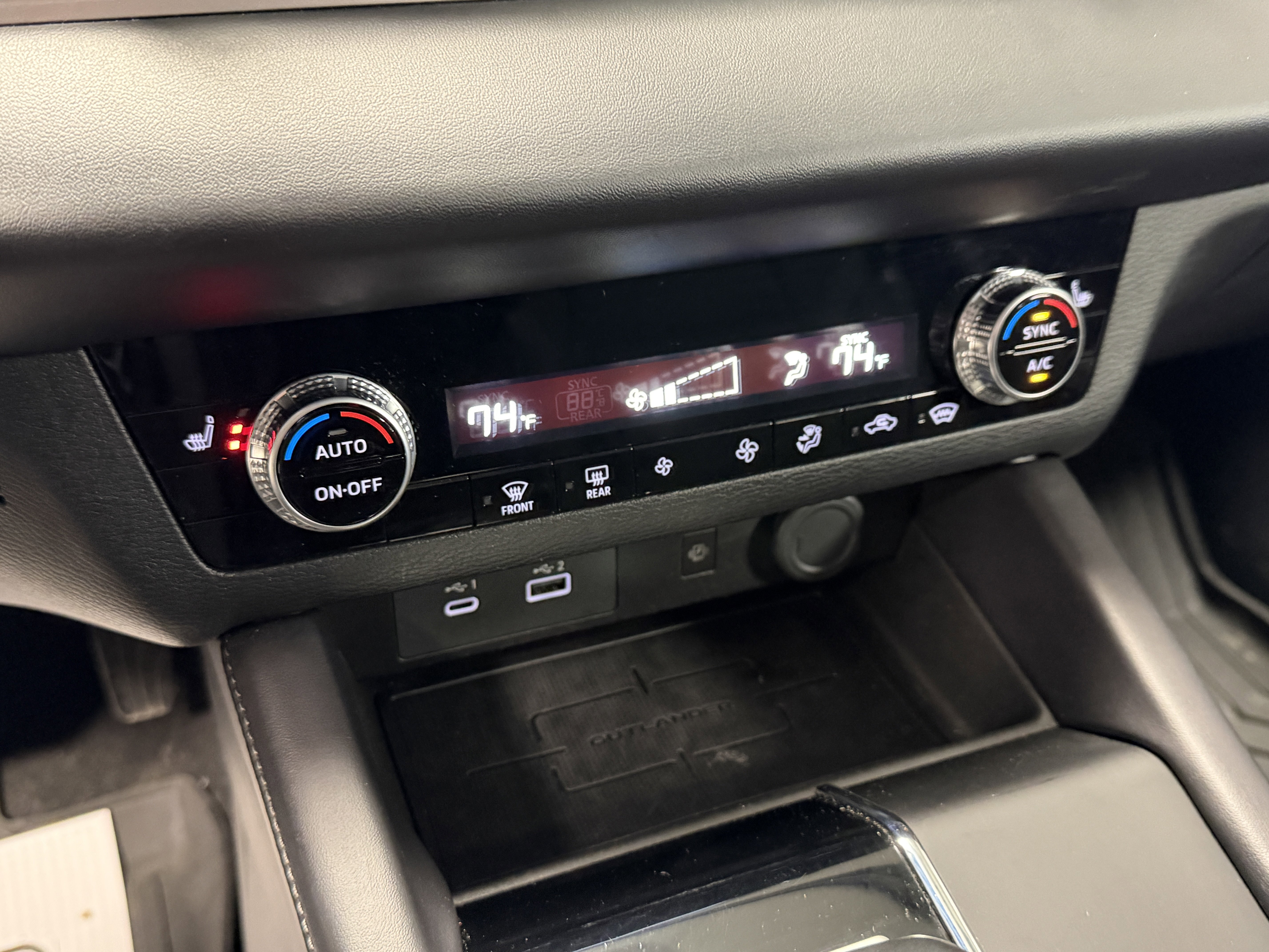 Used 2024 Mitsubishi Outlander SE image 9