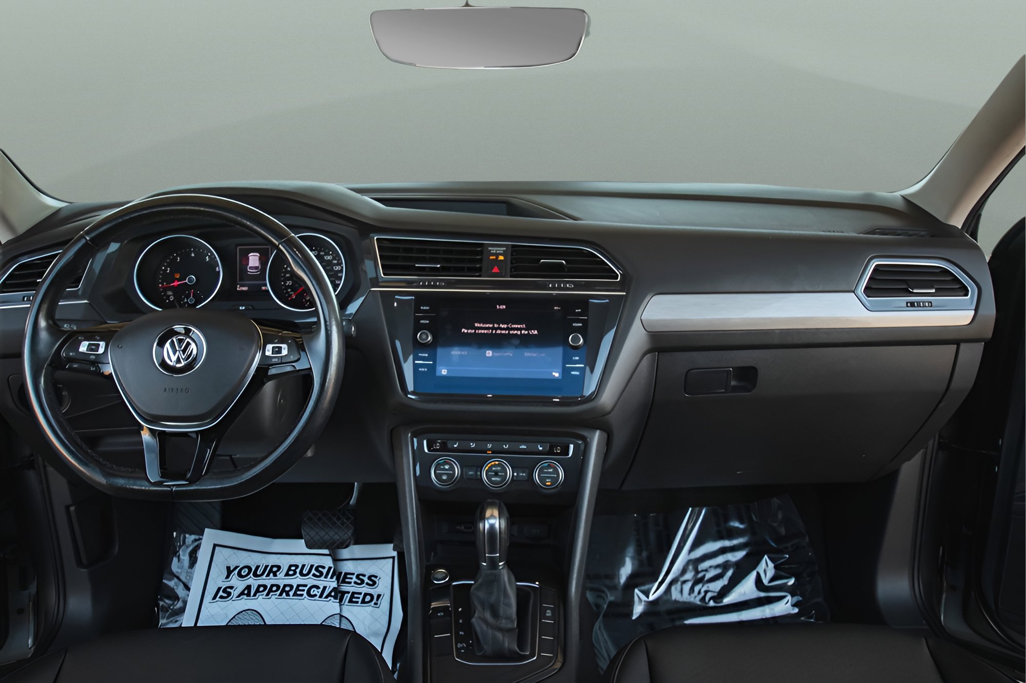 Used 2019 Volkswagen Tiguan SE w/ Panoramic Sunroof Package FWD image 14