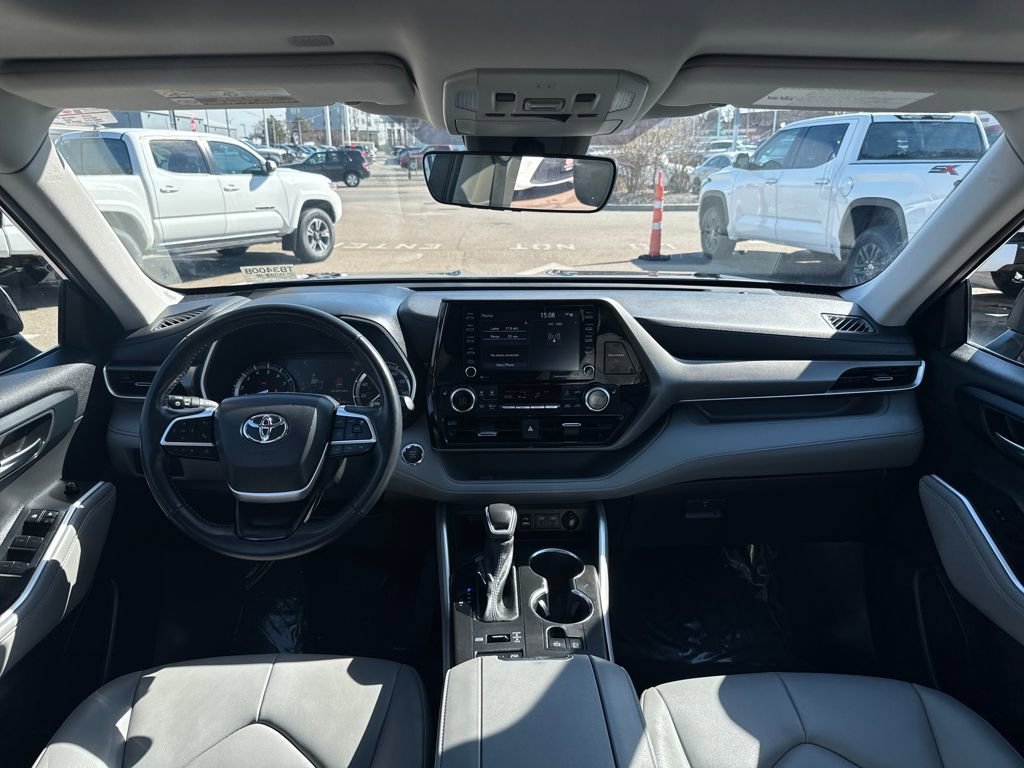 Used 2022 Toyota Highlander XLE image 12