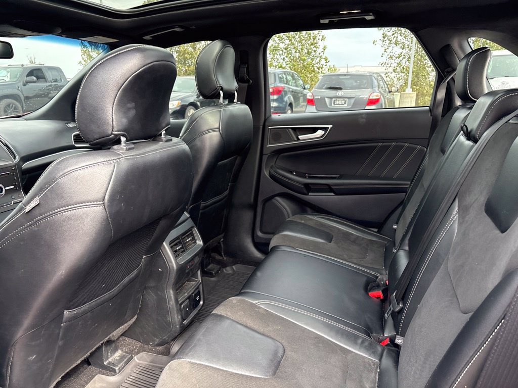 Used 2019 Ford Edge ST w/ Equipment Group 401A AWD/4WD image 18