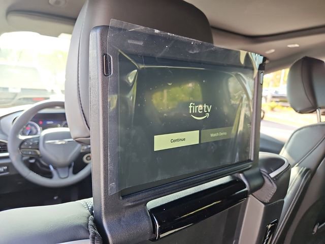 New 2026 Chrysler Pacifica Limited w/ Uconnect Theater Family Group image 6
