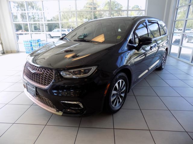 Used 2022 Chrysler Pacifica Touring-L image 3