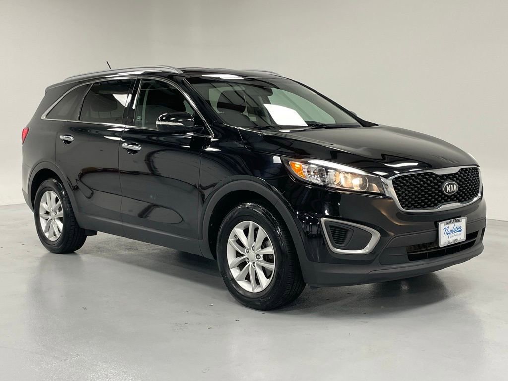 Used 2016 Kia Sorento LX image 5