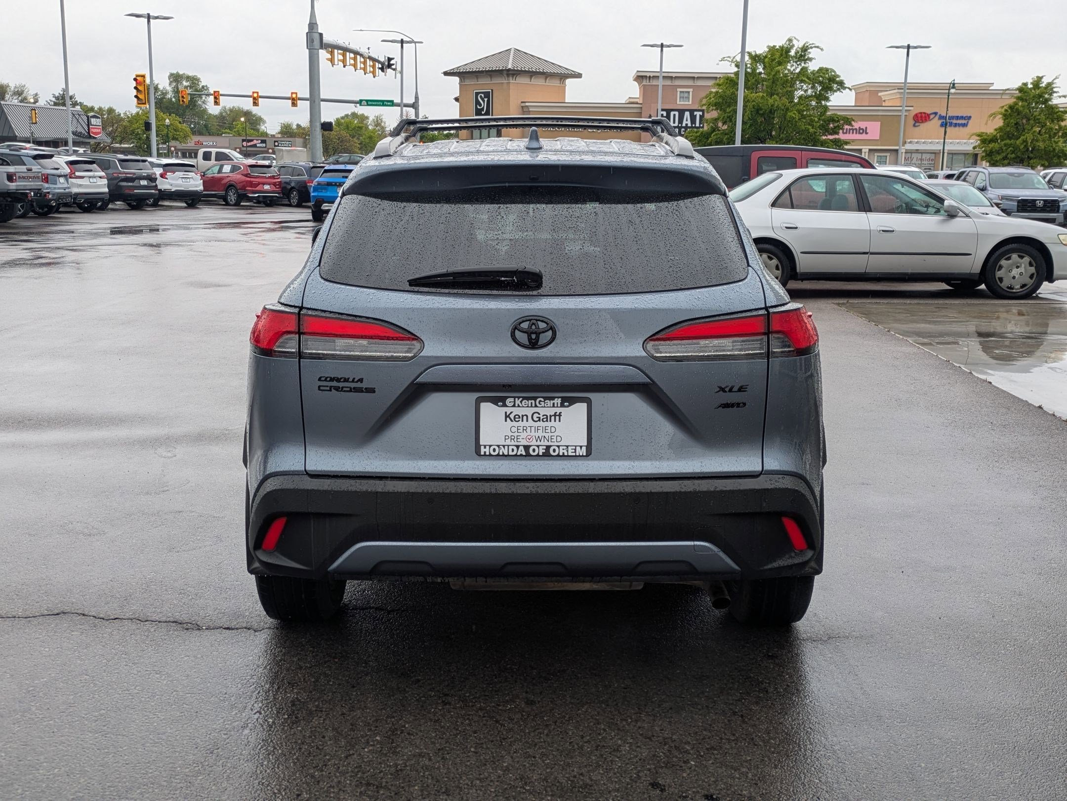 Used 2022 Toyota Corolla Cross XLE w/ Convenience Package AWD/4WD image 7
