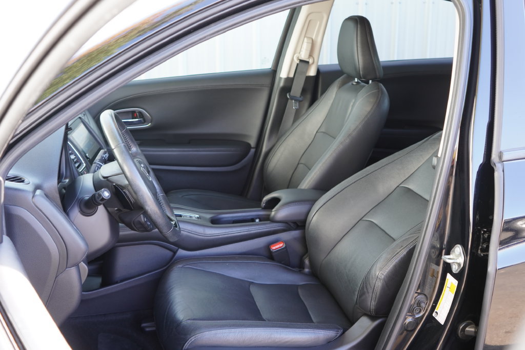 Used 2020 Honda HR-V Touring image 12