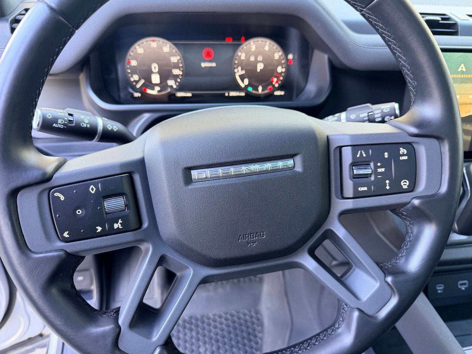 Used 2023 Land Rover Defender 130 X-Dynamic SE AWD/4WD image 15