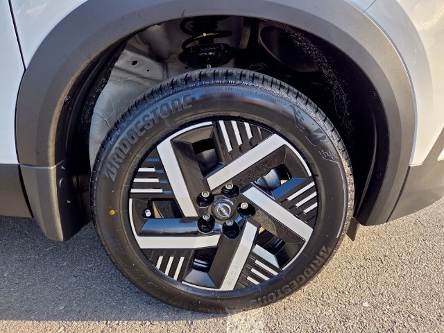 New 2027 Nissan Kicks SV FWD image 14