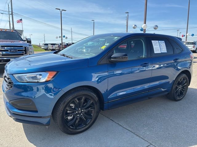 Used 2024 Ford Edge SE w/ Black Appearance Package AWD/4WD image 3