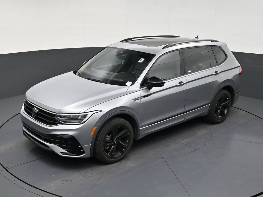 Used 2023 Volkswagen Tiguan SE R-Line FWD image 12