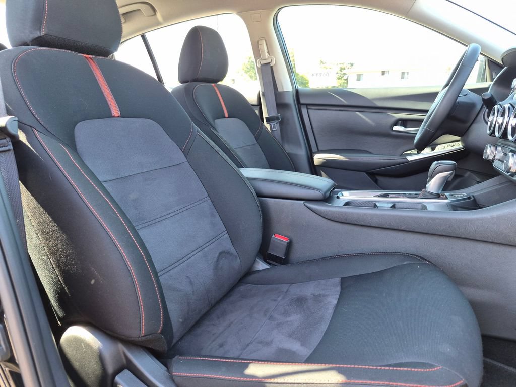 Certified 2025 Nissan Sentra SR FWD image 29