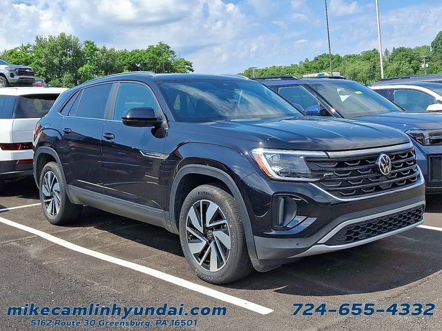 Used 2024 Volkswagen Atlas Cross Sport SE w/ Panoramic Sunroof Package FWD image 1