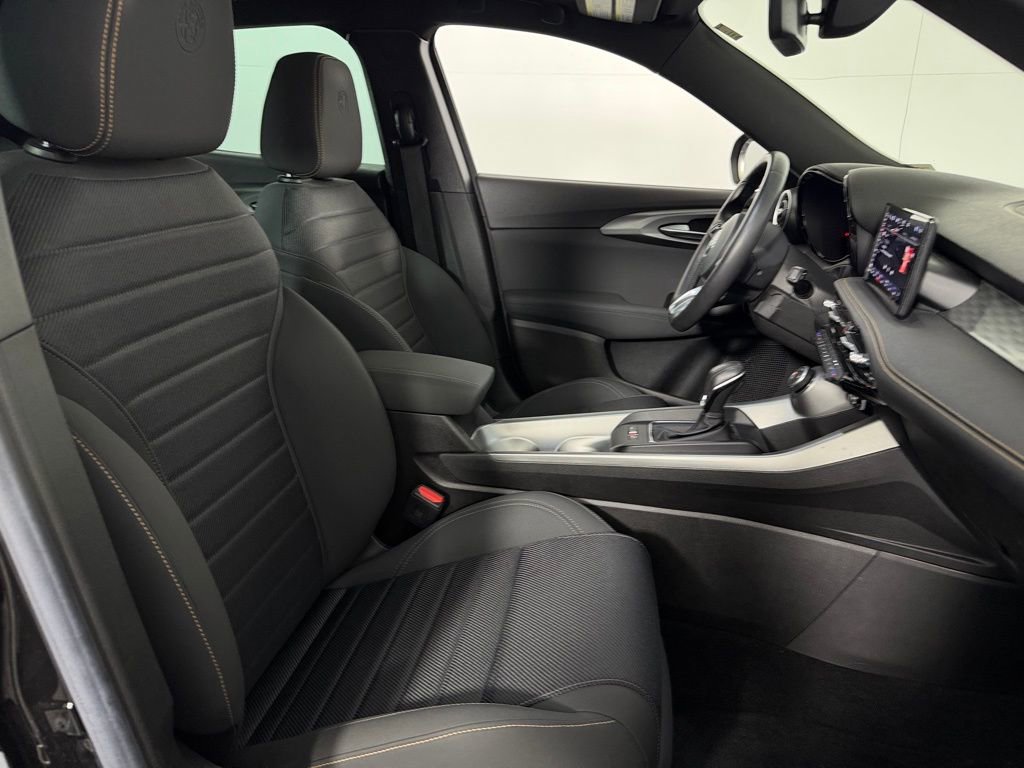 Used 2024 Alfa Romeo Tonale Ti AWD/4WD image 32