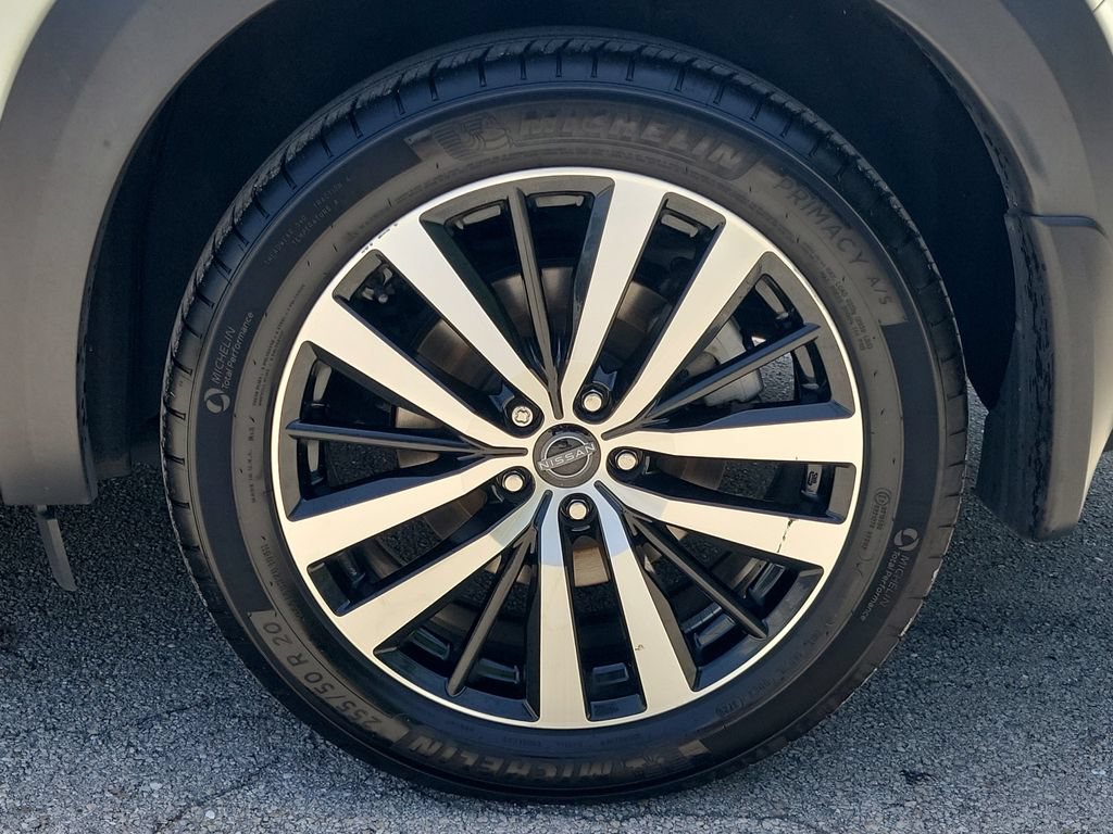 Certified 2024 Nissan Pathfinder Platinum FWD image 9