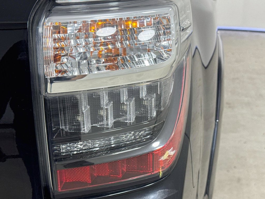 Used 2018 Toyota 4Runner Limited AWD/4WD image 32