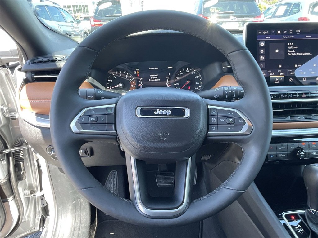 Used 2024 Jeep Compass Limited image 16