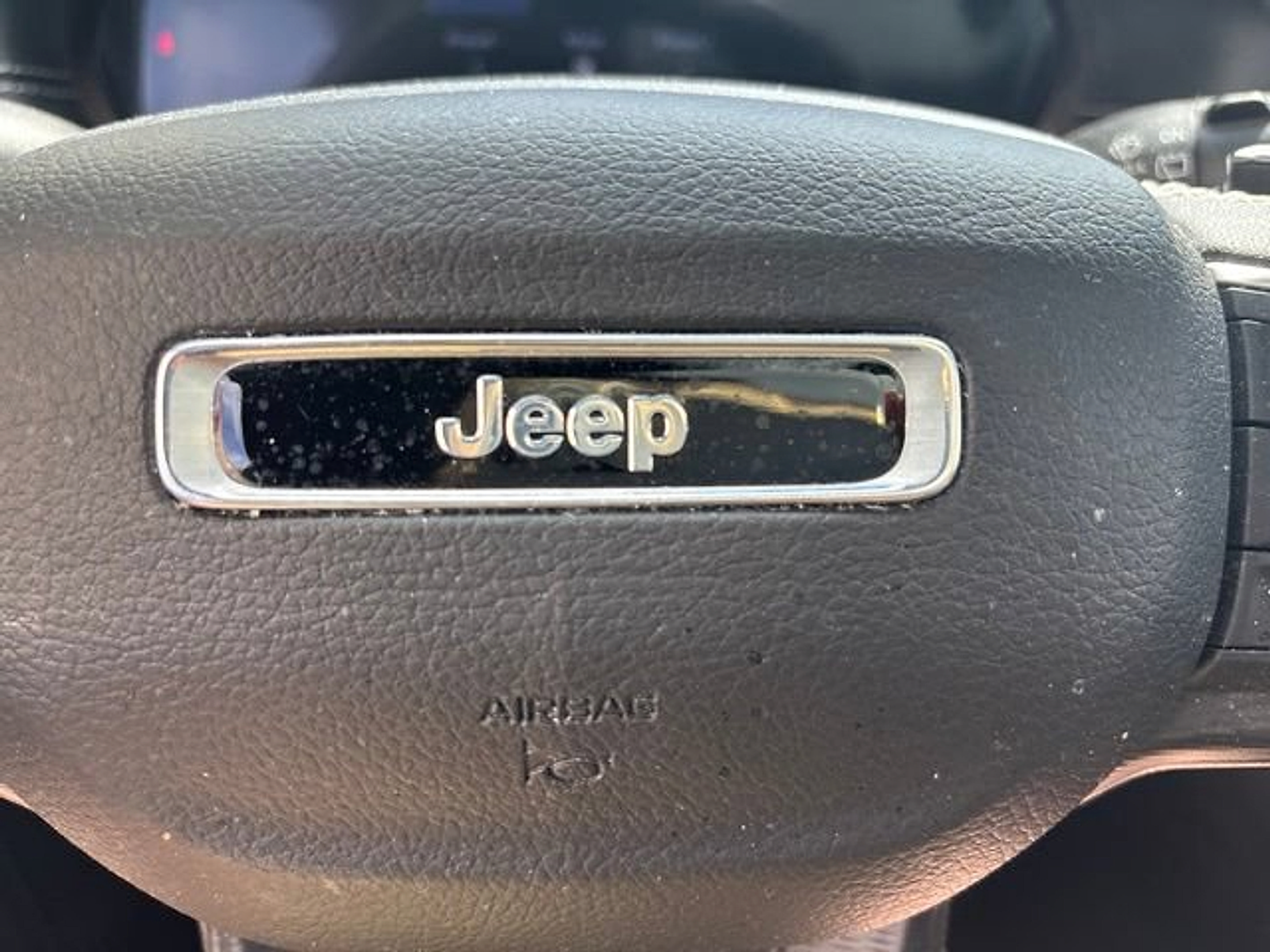 Used 2023 Jeep Grand Cherokee Altitude AWD/4WD image 17