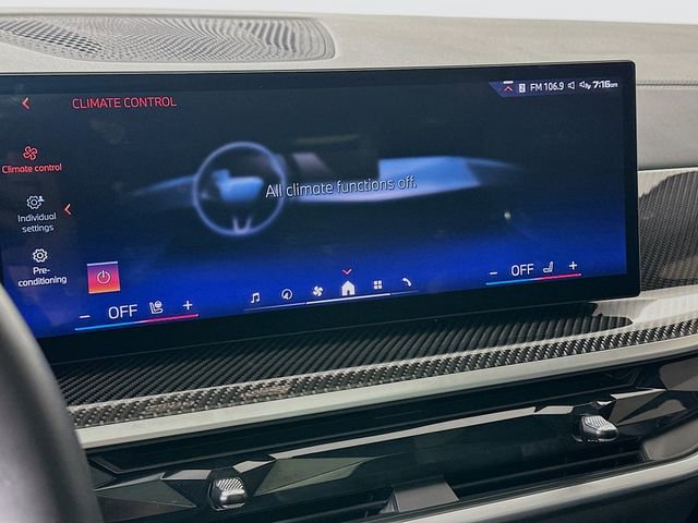 Used 2025 BMW X7 M60i w/ Executive Package image 17