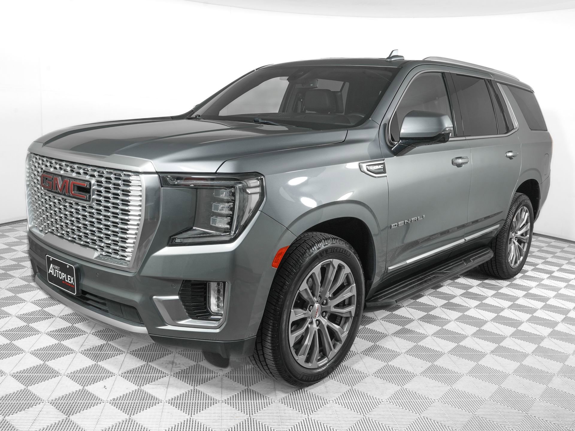 Used 2021 GMC Yukon Denali w/ LPO, Illumination Package image 8