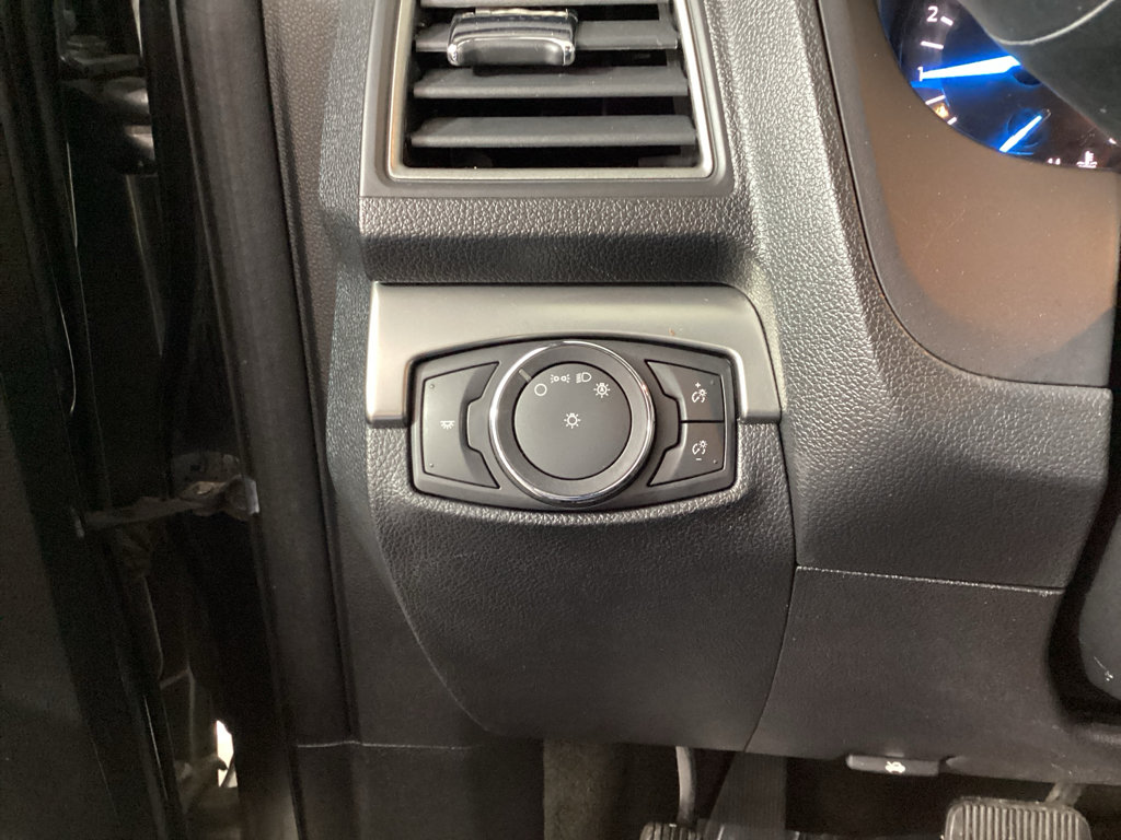 Used 2018 Ford Explorer XLT AWD/4WD image 21