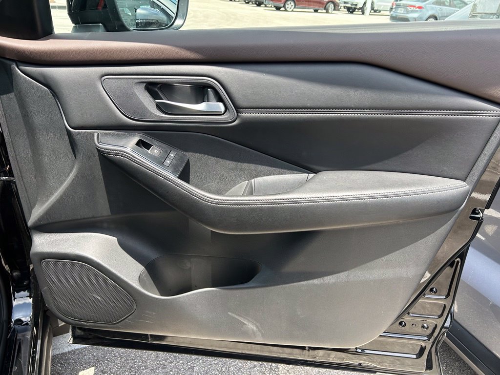 Used 2023 Nissan Rogue SL w/ SL Premium Package FWD image 43