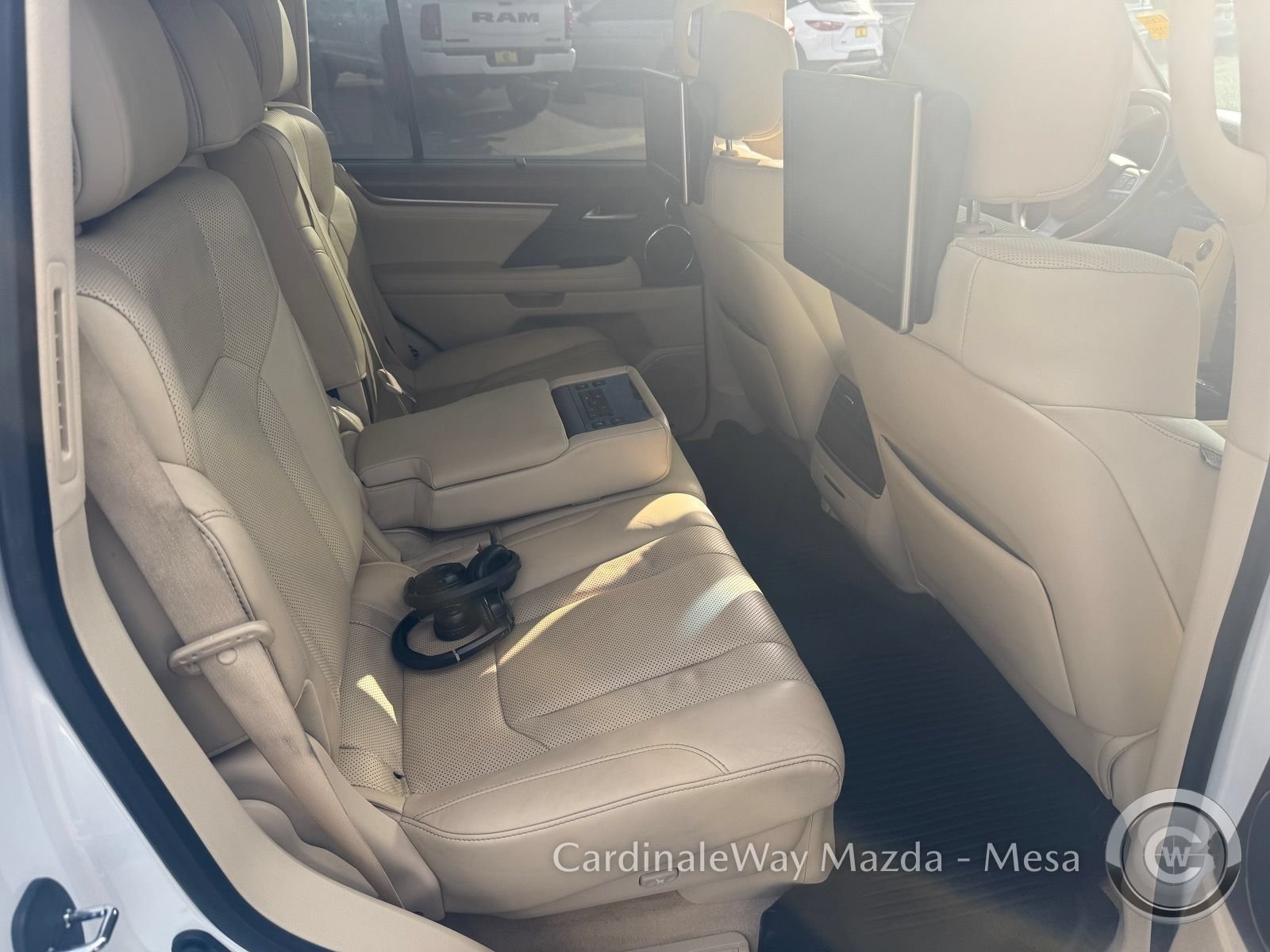 Used 2021 Lexus LX 570 4WD w/ Luxury Package image 29