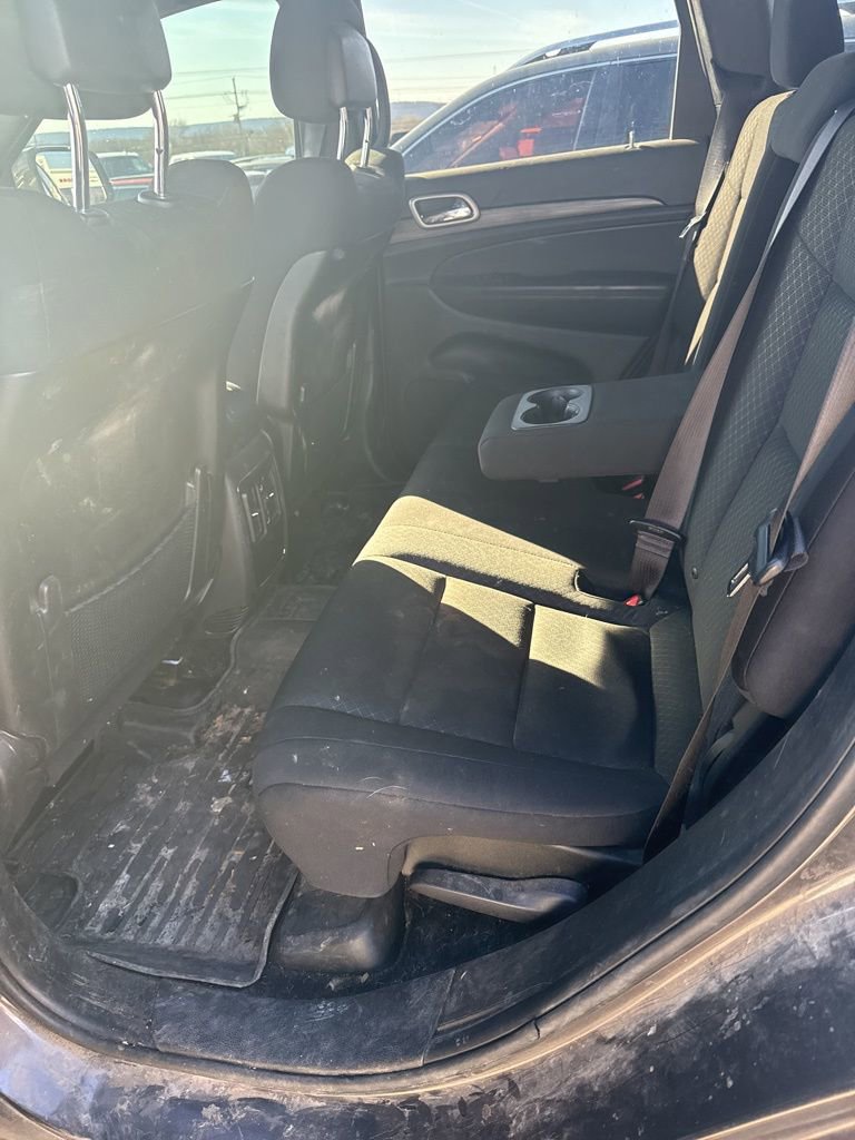 Used 2021 Jeep Grand Cherokee Laredo image 4