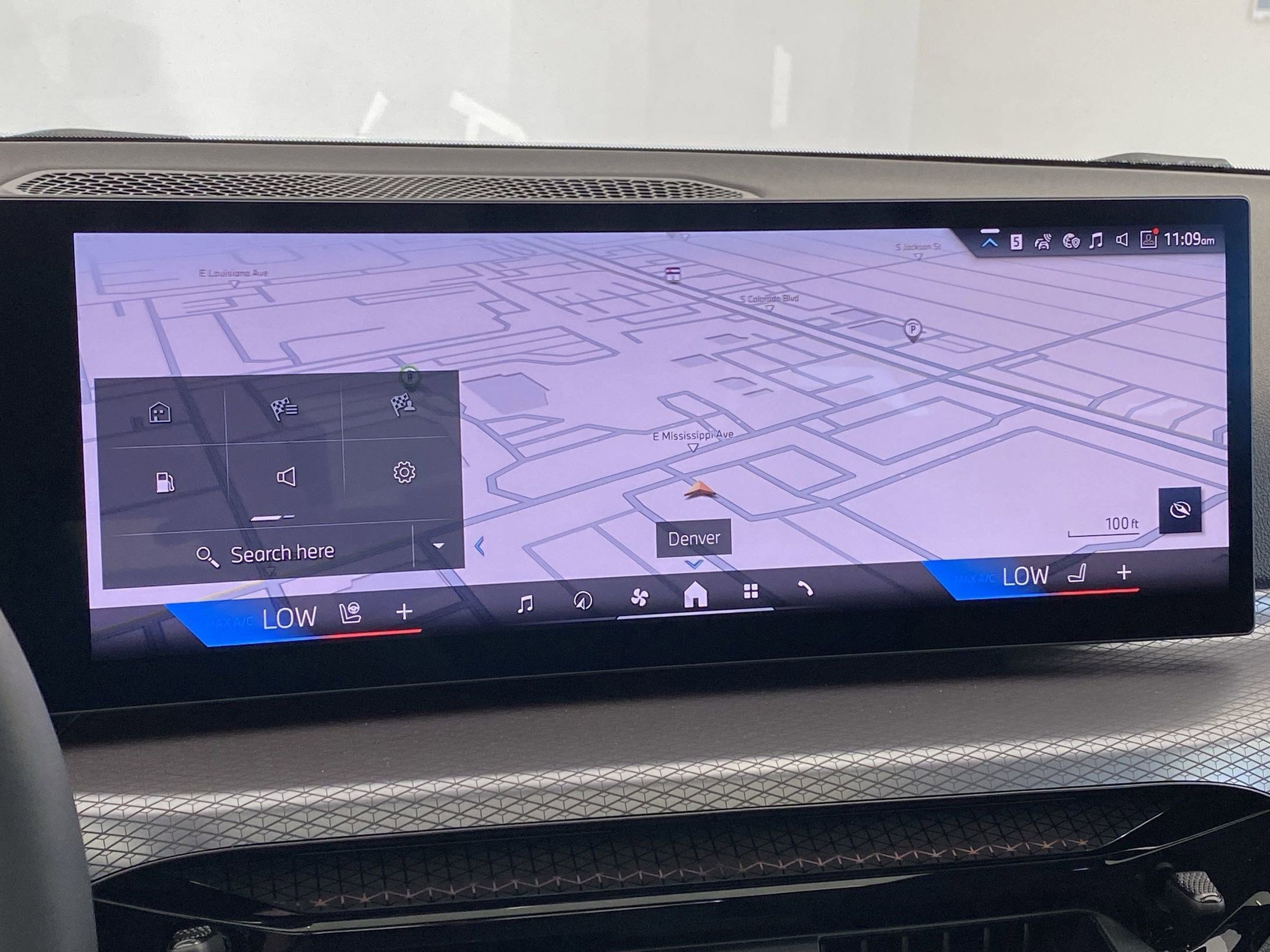 Used 2025 BMW 330i xDrive Sedan w/ Premium Package image 25