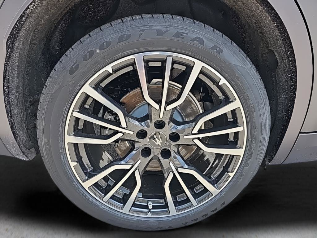 New 2023 Maserati Grecale GT image 12