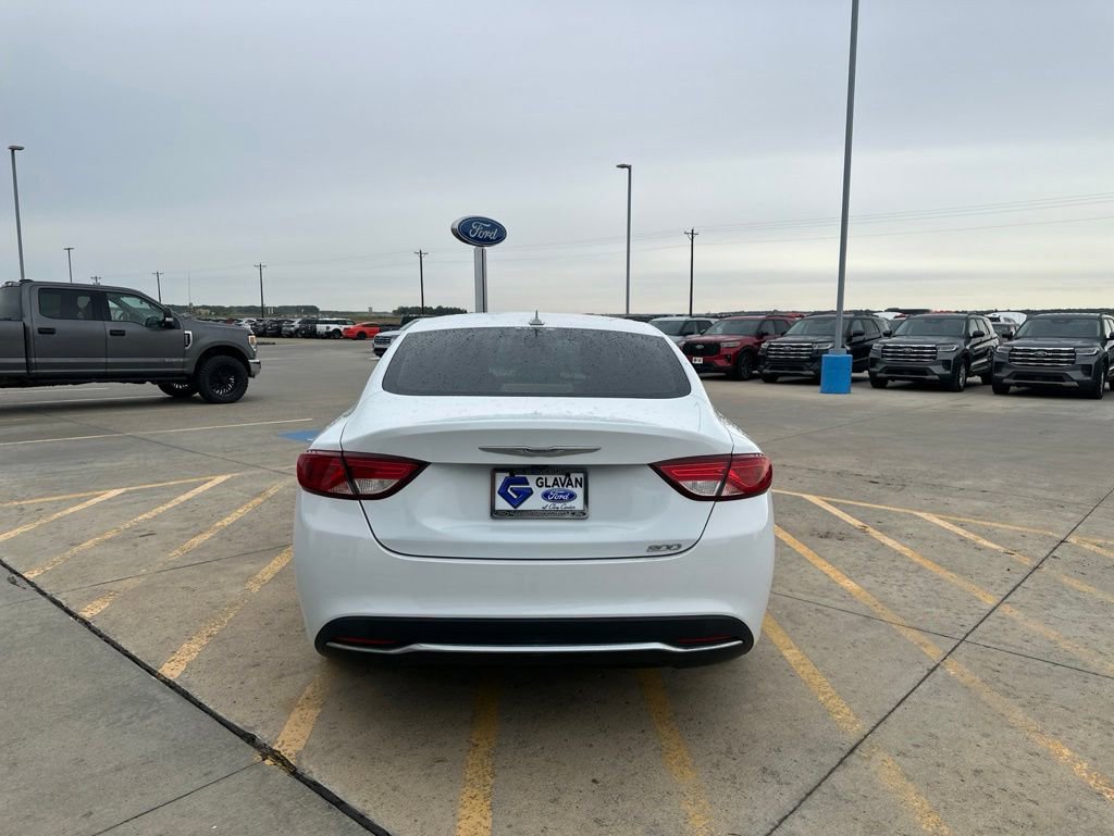 Used 2017 Chrysler 200 Limited Platinum FWD image 6